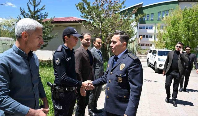Ağrı Emniyet Müdürü Önder, Kurban Bayramı'nda emniyet personeliyle bayramlaştı