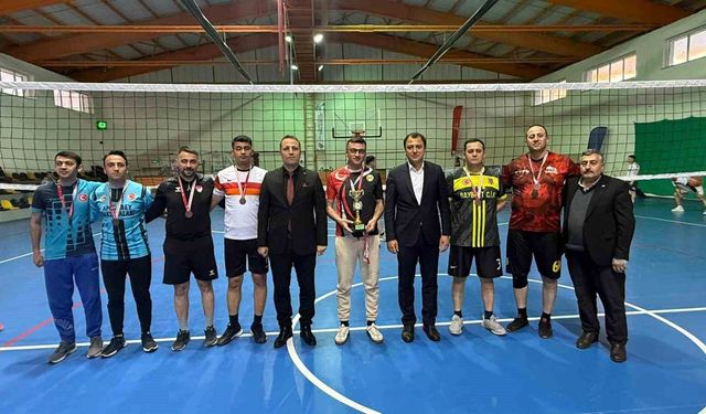 Aydıntepe'de voleybol turnuvası tamamlandı