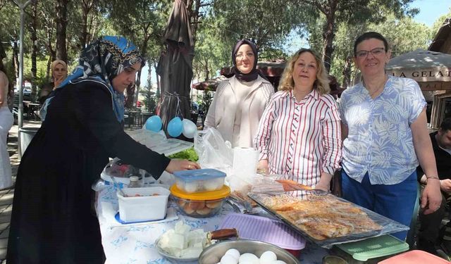 Balıkesir'de Çölyaklılar geleneksel kahvaltıda buluştu