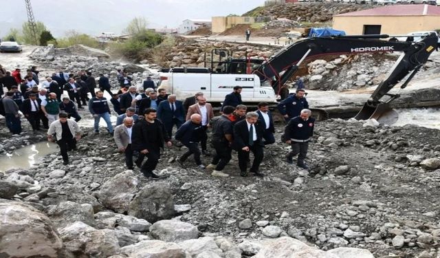 Beytüşşebap'taki sel bölgesinde inceleme