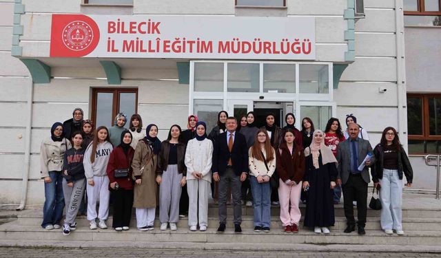 Bilecik'ten 50 öğrenci gençlik kamplarına uğurlandı