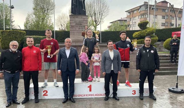 'Bolu'nun babası' İzzet Baysal anısına düzenlenen 'Şükran Günleri' koşuyla başladı