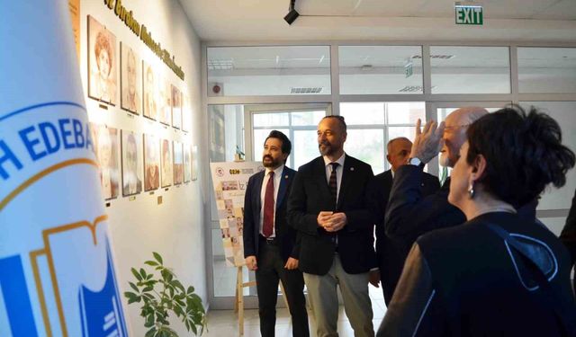 BŞEÜ'de 'İz bırakan muhasebe bilim insanları' sergisi açıldı