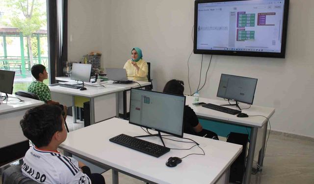 Bu merkez geleceğin bilim insanlarını yetiştiriyor