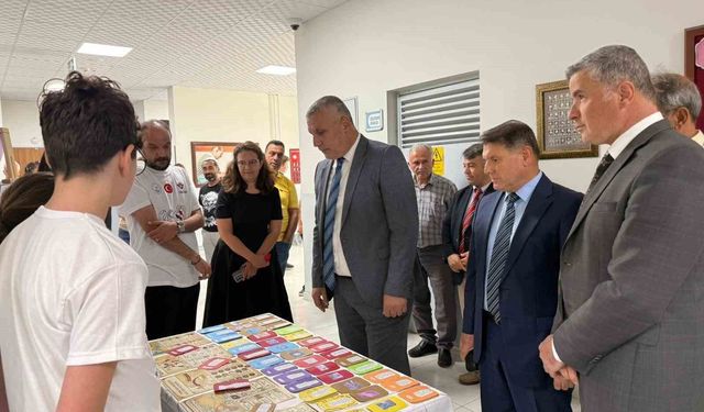 Burhaniye'de TÜBİTAK 4006-A Bilim Fuarı düzenlendi