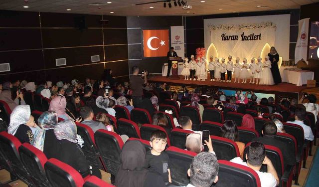 Cizre'de 50 öğrenci Kur'an-ı Kerime geçmenin heyecanını yaşadı