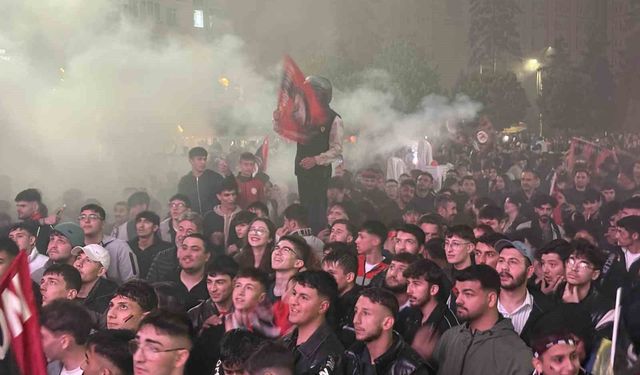 Çorum'da binlerce vatandaştan Süper Lig sevinci