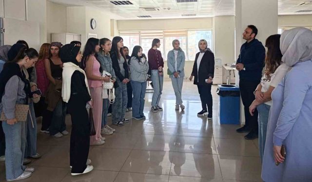 DPÜ Domaniç MYO öğrencilerinden SGK'ya Sosyal Güvenlik Haftası ziyareti