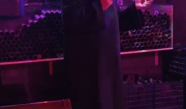 Eğlence mekanına girip ahireti anlattı
