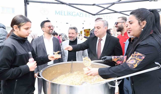 ERÜ'de 'YDYOFEST' düzenlendi