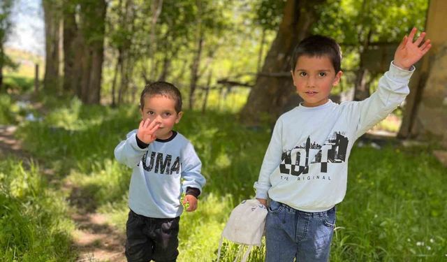 Hasköy'de çocuklar bayramda şeker toplama geleneğini yaşatıyor