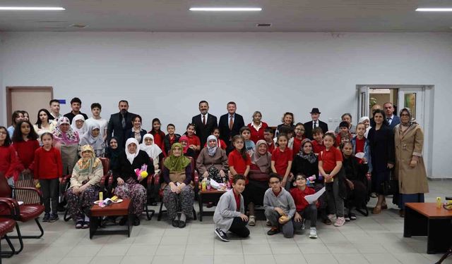 Huzurevinde anneler gününe özel anlamlı buluşma