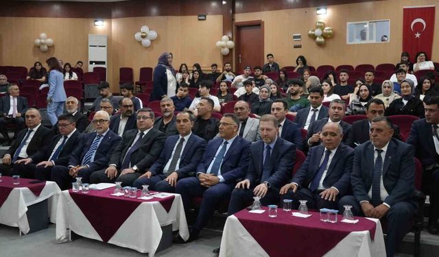 Iğdır'da 'Azerbaycan Yatırım Fırsatları: Nahçıvan Bölgesinin Stratejik Avantajları' semineri