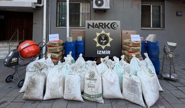 İzmir'de zehir tacirlerine dev darbe: 11 milyondan fazla uyuşturucu hap ele geçirildi