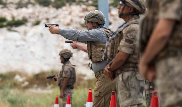 Jandarma'nın en iyi nişancıları Foça'da belli oluyor