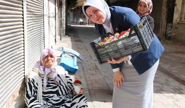 Kadın muhtardan Anneler Gününde anlamlı jest