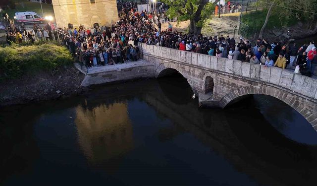 Kakava ve Hıdırellez Şenlikleri'nde renkli görüntüler oluştu