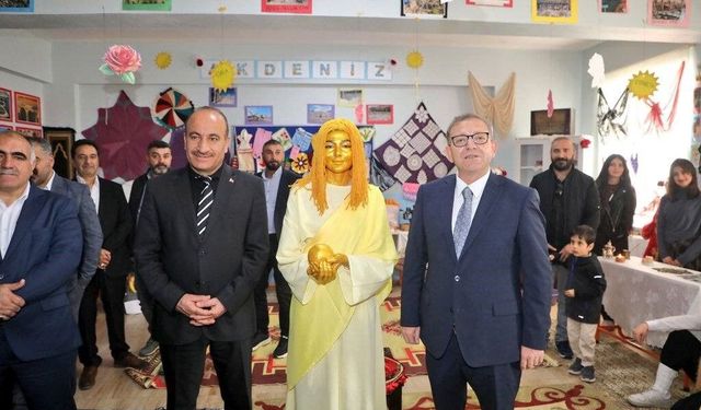 Kars'ta '7 bölge, Tek ruh' sergisi yoğun ilgi gördü