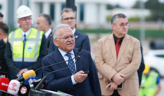 Kartal Katlı Kavşağı ve Bağlantı Yolları Projesi'nin yüzde 17'si tamamlandı