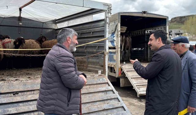 Kaymakam Tutal'dan Kurban Pazarı ziyareti