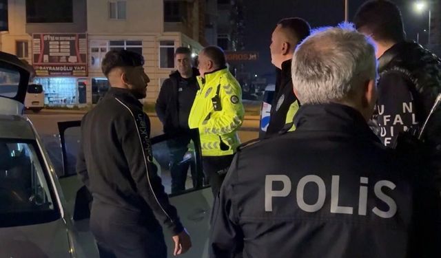 Kayseri'de polisin durdurduğu alkollü sürücü 40 bin TL cezayı mutlulukla karşıladı