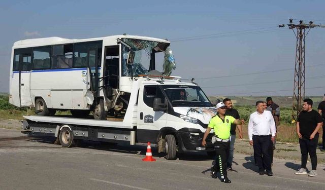 Kilis'te 3 araçlı zincirleme kaza: 8 yaralı