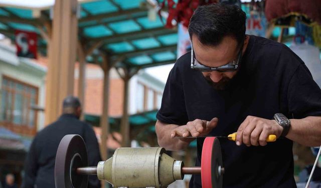 Kırşehir'de bıçak bileyicilerinde bayram mesaisi
