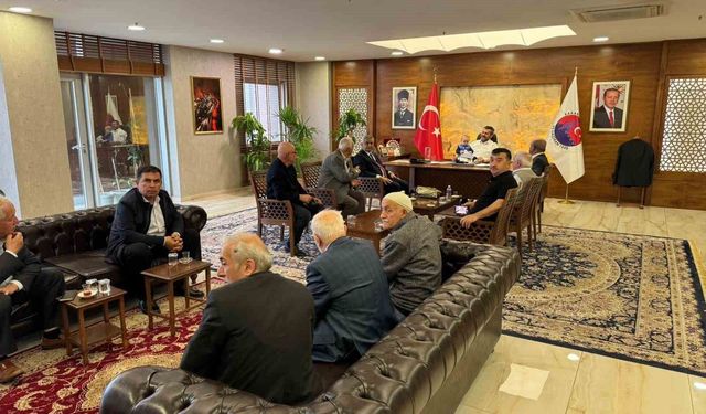 Mahalle sakinlerinden Başkan Çetinkaya'ya teşekkür ziyareti