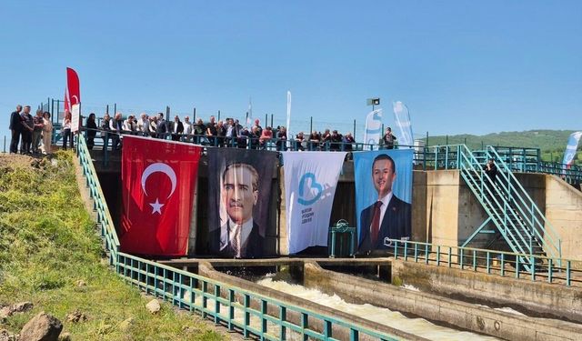 Manyas Barajı'nda kapaklar açıldı, kanallara su verilmeye başlandı