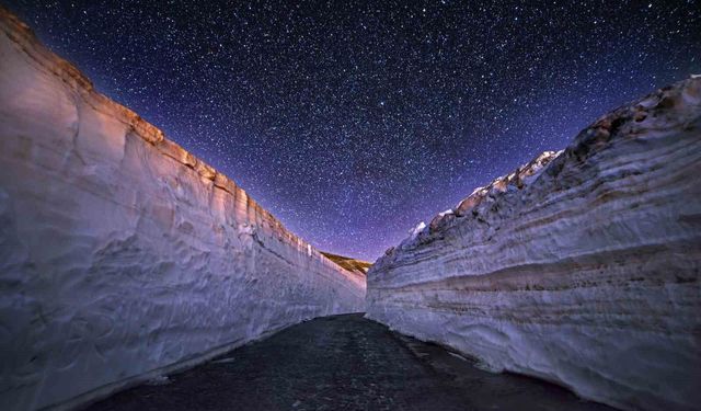 Nemrut Kalderası'nda kar ve yıldızlar buluştu