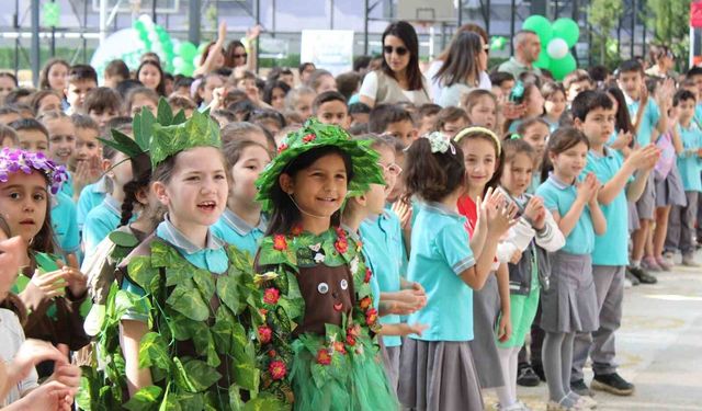 Ödemiş'te öğrencilerin 'Yeşilfest' heyecanı: Sağlıklı yarınlar için buluştular