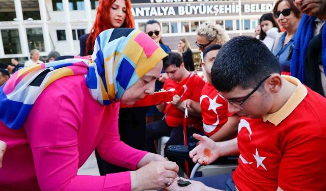 Özel bireyler bir günlüğüne asker oldu