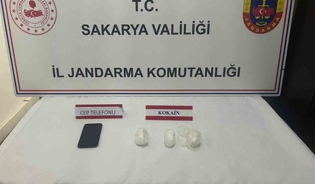 Sakarya'da 4 ilçede uyuşturucu operasyonu: 1 milyonluk kokain ele geçirildi