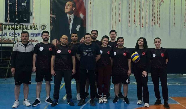Şehit öğretmen anısına voleybol turnuvası