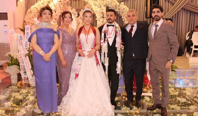 Uşak'ta 15 şahitli nikah töreni