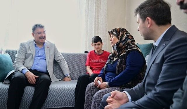 Vali Yılmaz, engelli Mehmet Doğan ve ailesini ziyaret etti