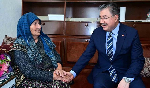 Vali Yılmaz'dan Ayşe teyzeye anlamlı ziyaret