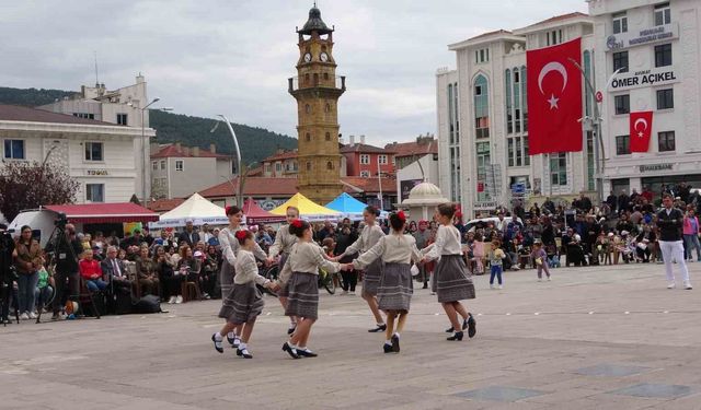Yozgat'ta Halk Dansları Şenliği ilgiyle karşılandı