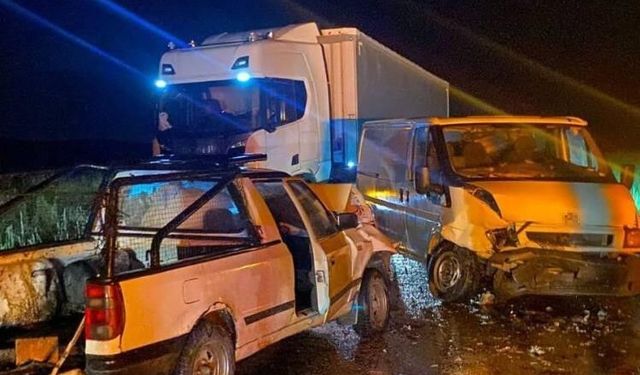 Yozgat'ta pikap ile minibüs çarpıştı: 1 kişi hayatını kaybetti