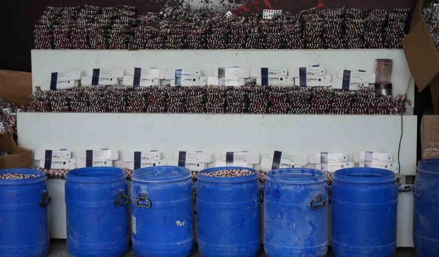 Zehir tacirlerine bayram öncesi darbe: 1 milyon 700 bin sentetik ecza ele geçirildi