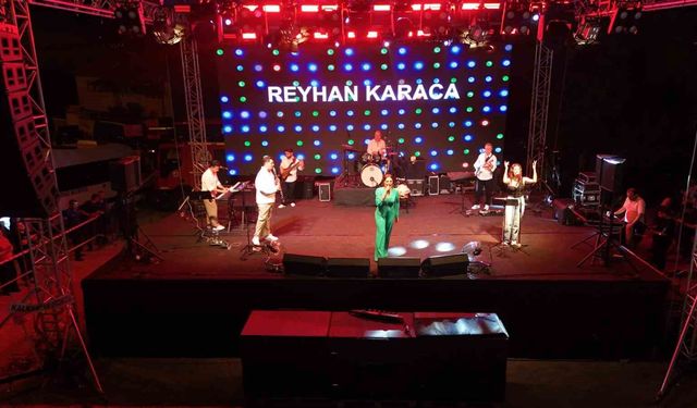48. Geleneksel Honaz Kiraz Festivali'nde Reyhan Karaca Rüzgarı
