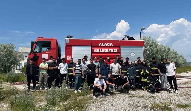 Alaca'da üniversite öğrencilerine uygulamalı yangın eğitimi
