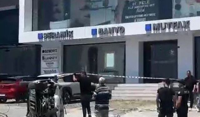 Avcılar'da direksiyon hakimiyetini kaybeden sürücü E-5'ten yan yola uçtu