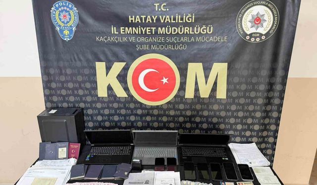 Ayak bile basmadıkları ülkelerde yıllarca çalışmış gibi gösterilen şahısları sahte belgelerle emekli eden çeteye operasyon