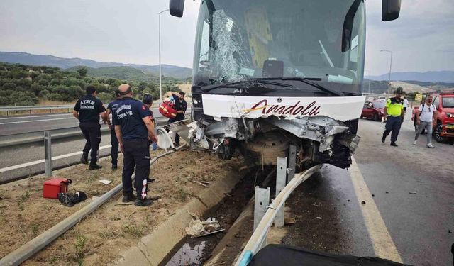 Aydın-Denizli otoyolunda feci kaza: 1'i ağır 20 yaralı