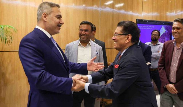 Bakan Fidan, Bangladeş'te mevkidaşı Rahman ile bir araya geldi
