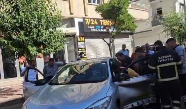 Batman'da otomobil ile hafif ticari araç çarpıştı: 1 yaralı