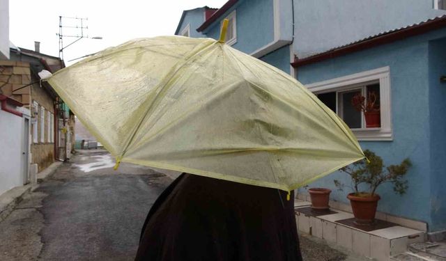 Bayburt'ta gök gürültülü sağanak hafta boyunca etkili olacak