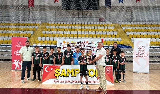 Bayburt'ta küçük erkekler futsal il birincisi belli oldu