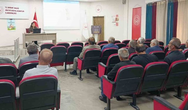 Bayburt'ta muhtarlara sosyal hizmetler anlatıldı
